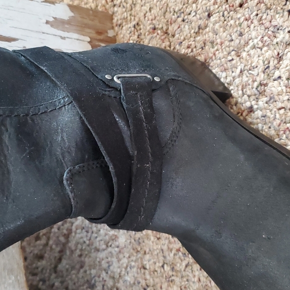 Ugg boots size 8 - Picture 5 of 9